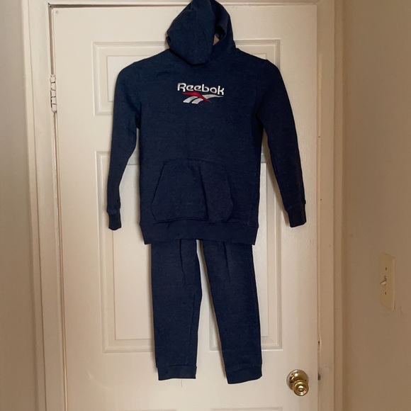 Reebok jogger suit unisex size med(10-12) - Picture 2 of 2